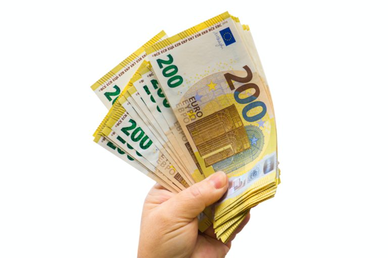 decreto aiuto tantum 200 euro busta paga lavoratori